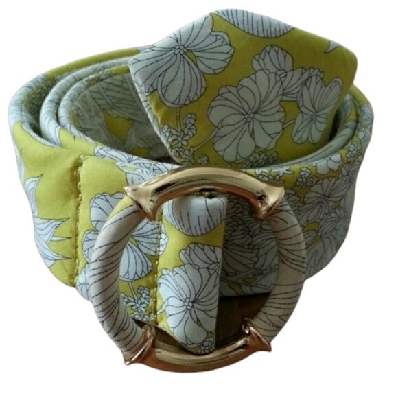 J. Crew Fabric yellow FLoral Adjustable Belt gold ring buckle. Size M/L - Picture 1 of 9